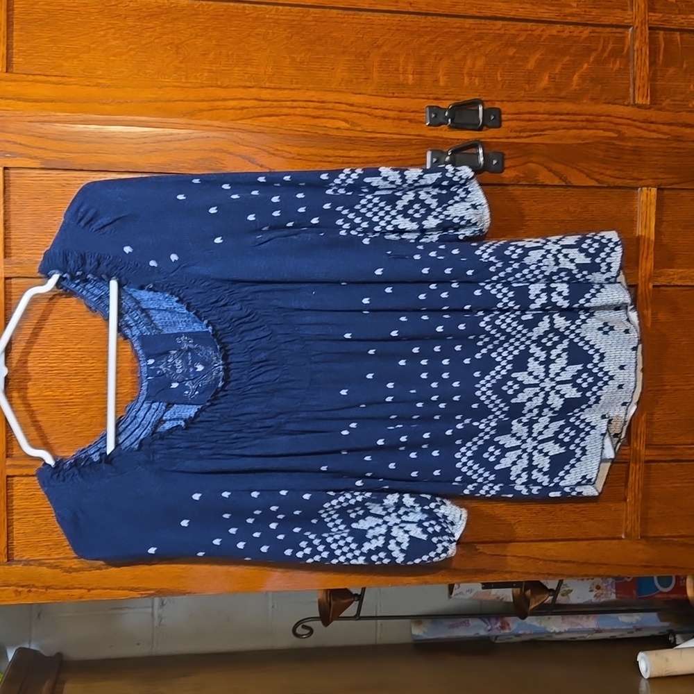 Size Small EDC Snowflake Blouse